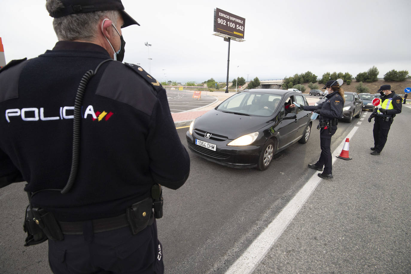 Fotos: Reparto de mascarillas el martes en Murcia
