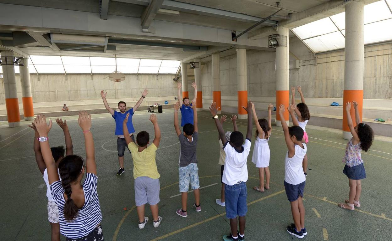 Imagen de archivo de una clase extraescolar. 