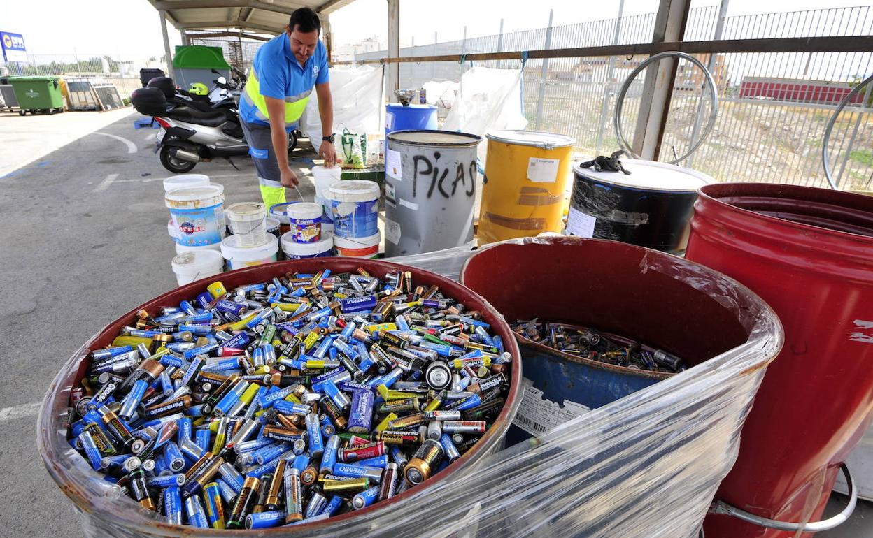 Imagen del Ecoparque del polígono de San Ginés, que sí permanece abierto.