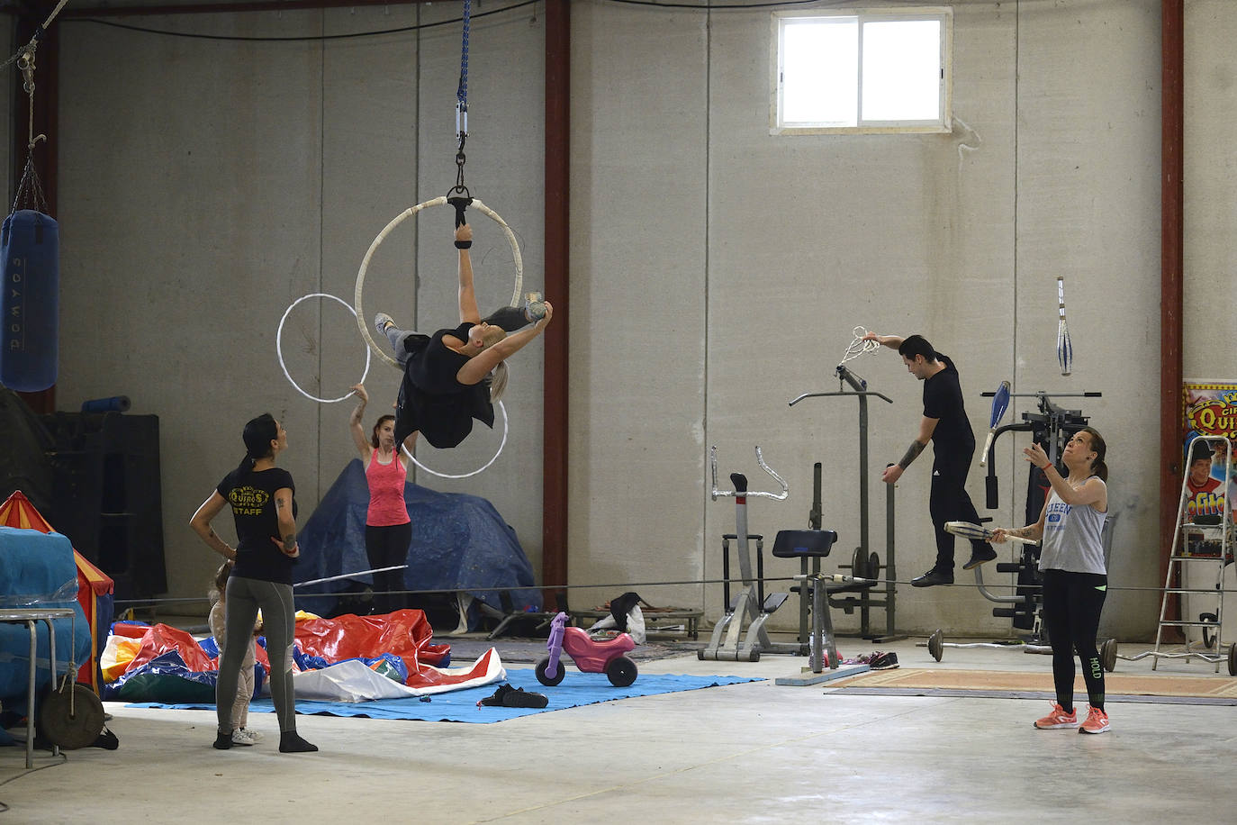 Fotos: Malabaristas y payasos en cuarentena