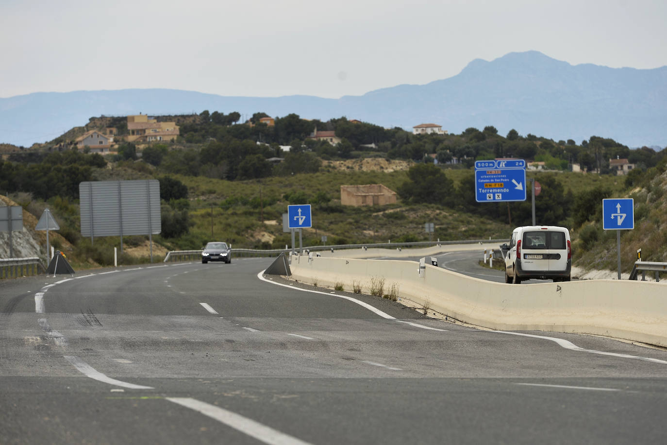 Fotos: Parcheo de emergencia en la &#039;autovía del bancal&#039;