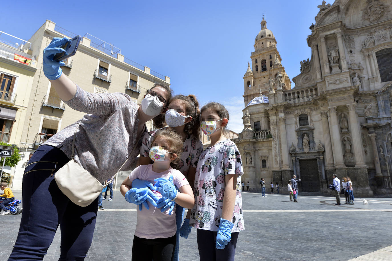 Fotos: Los niños vuelven a pasear por las calles de la Región