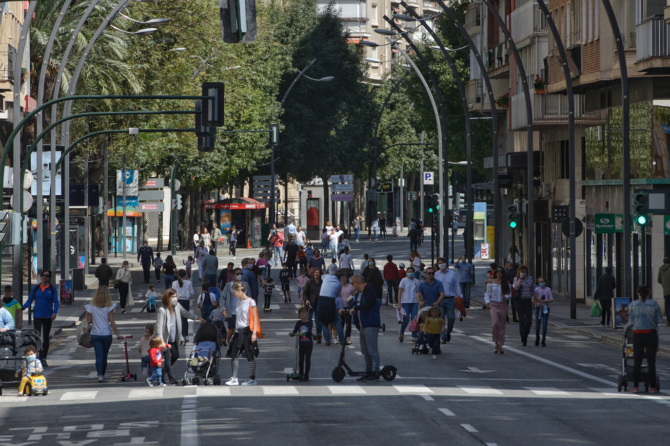 Fotos: Los niños vuelven a pasear por las calles de la Región