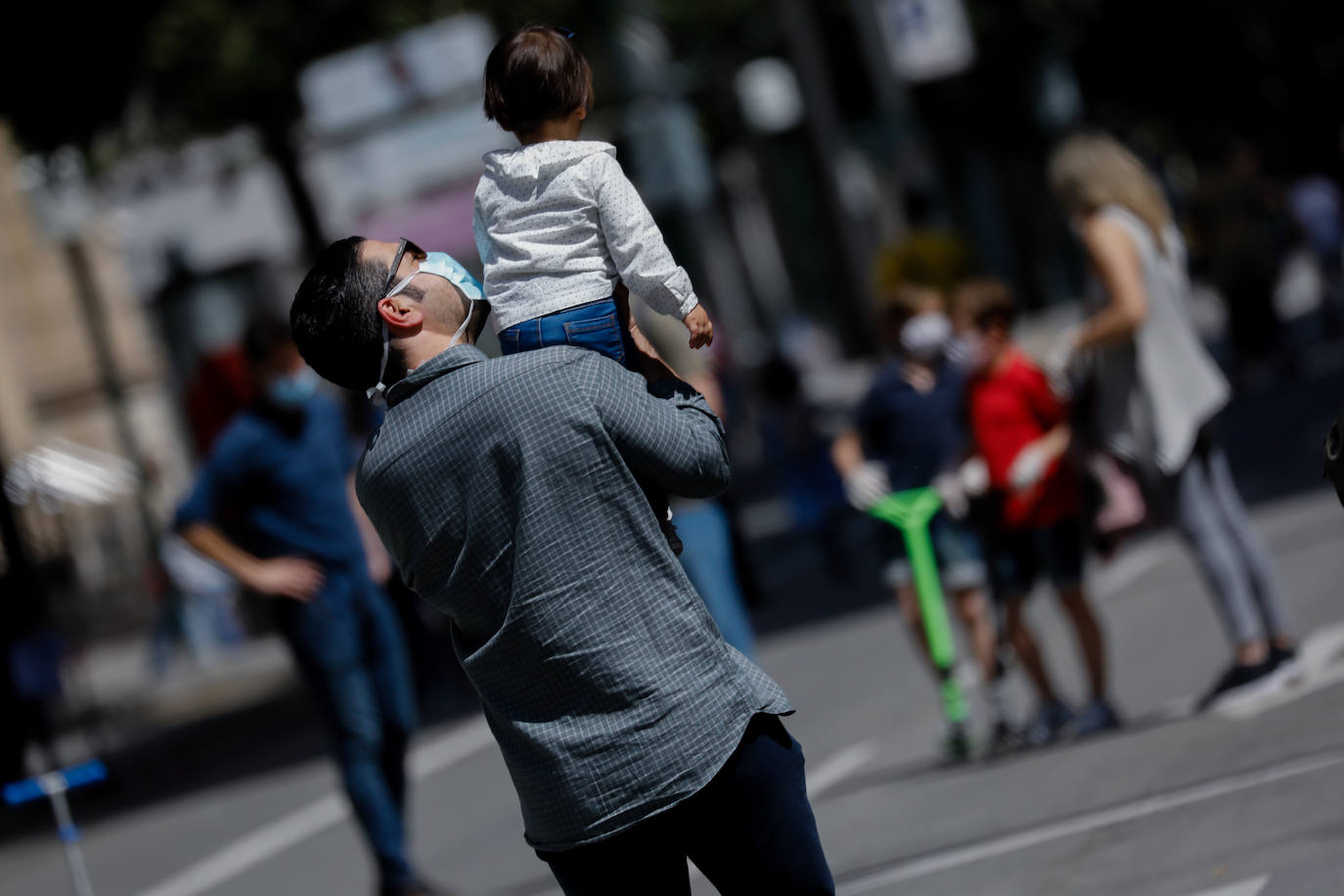 Fotos: Los niños vuelven a pasear por las calles de la Región