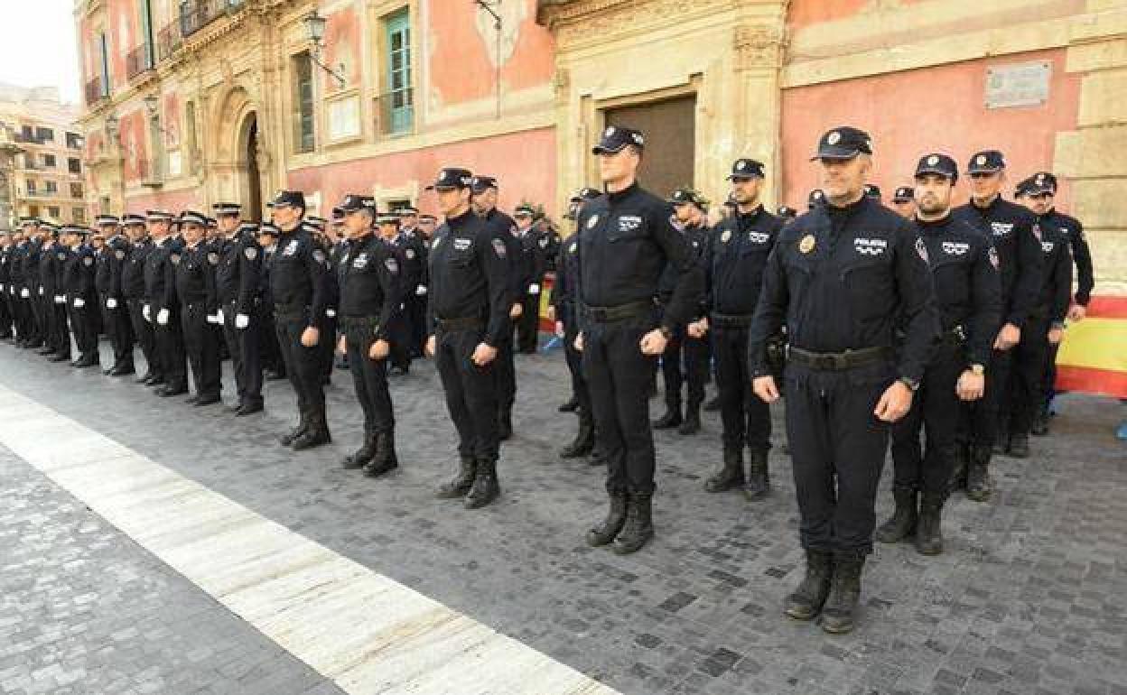 Condecoraciones a la Policía Local de Murcia, en una imagen de archivo.