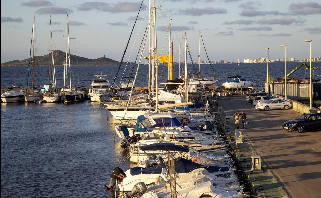 Imagen de archivo del puerto deportivo del Club Naútico de Los Nietos.