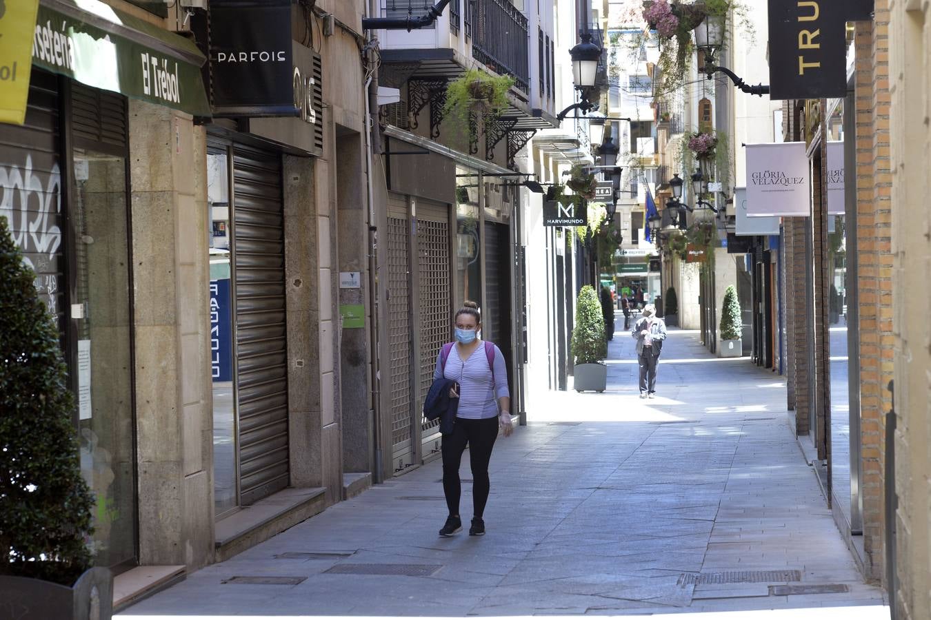 Comercios cerrados en el centro de Murcia. 