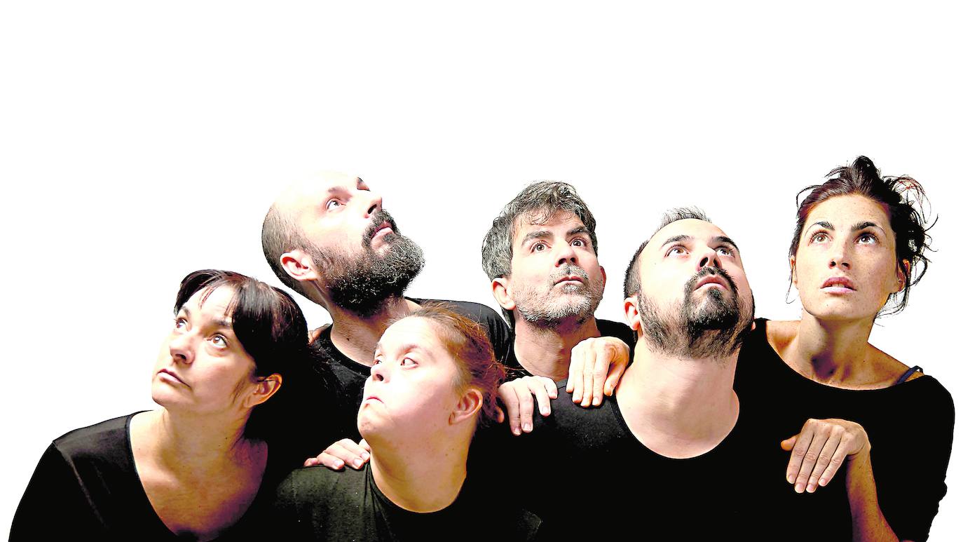 'La perspectiva del suricato' Primer gran montaje de la compañía murciana Deconné. Tenía previsto su estreno el 2 de abril en el Romea. 