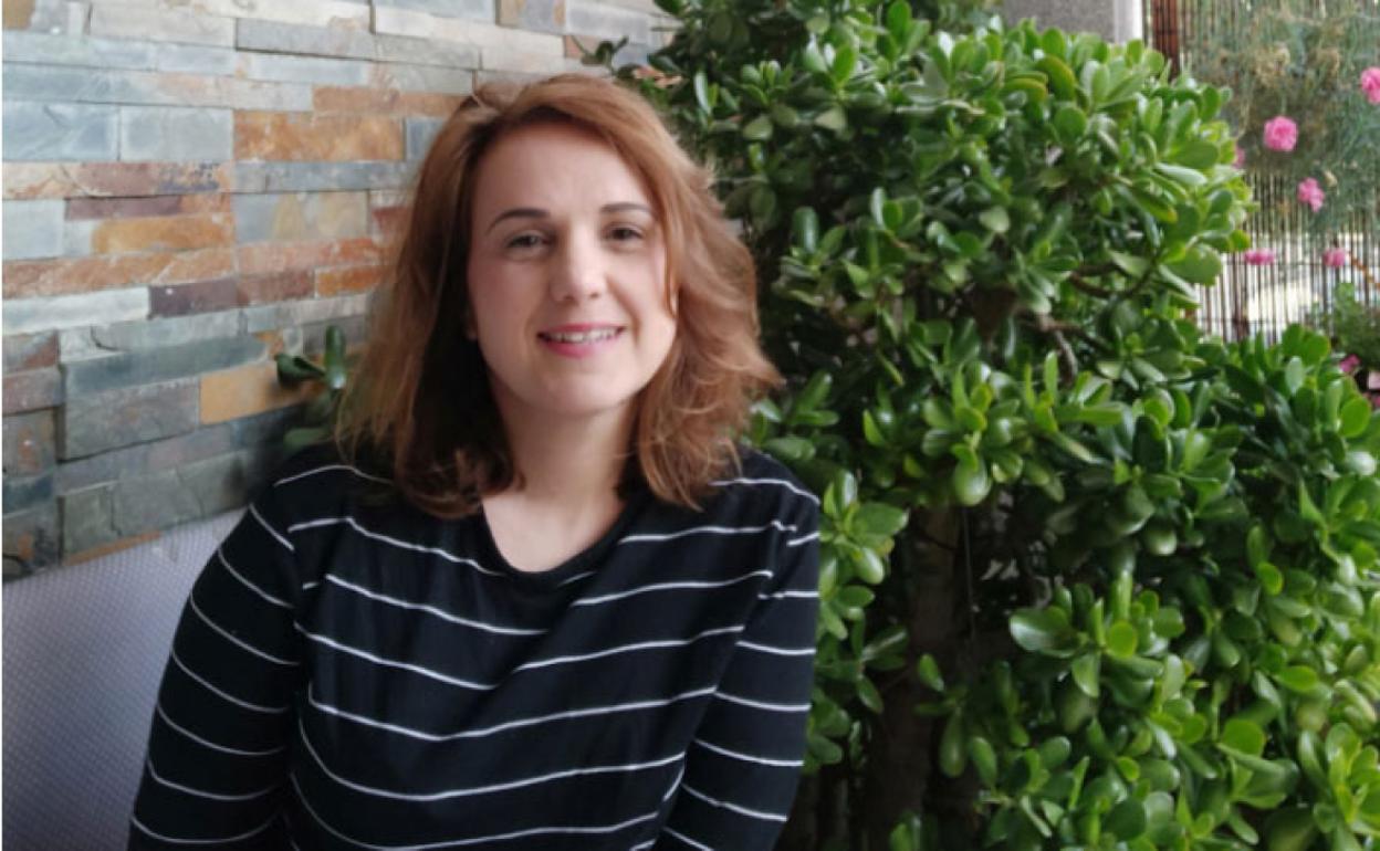 Juana Martínez de Haro, presidenta de Asteamur, en su domicilio.