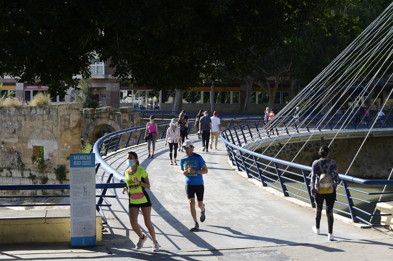 Fotos: Los murcianos salen a pasear y hacer deporte tras más de un mes de confinamiento