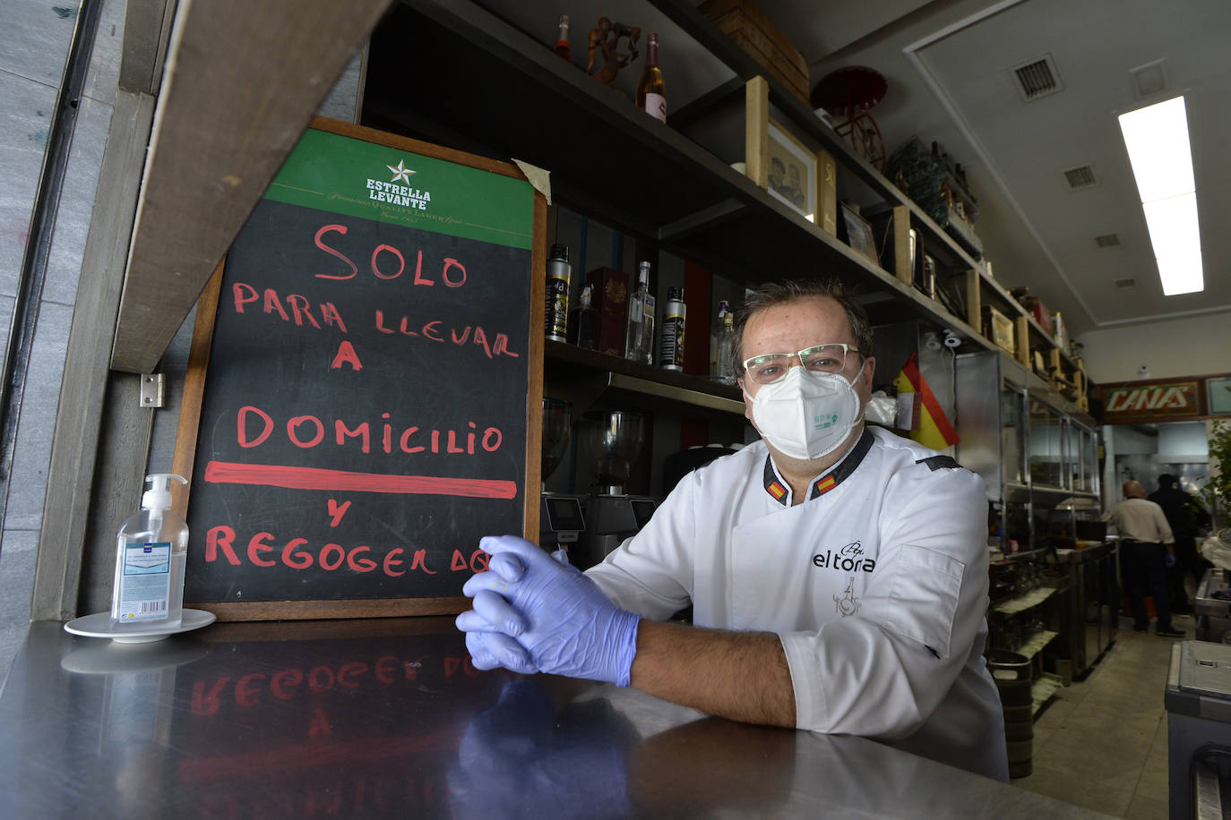 Fotos: Hostemur estima que solo la mitad de los bares de la Región abrirán terraza el lunes