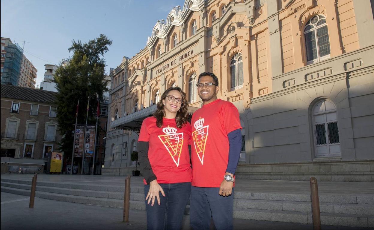 Lyra-Lee y Raju Balram, embajador del Murcia en Trinidad y Tobago, durante su visita a la Región en febrero.