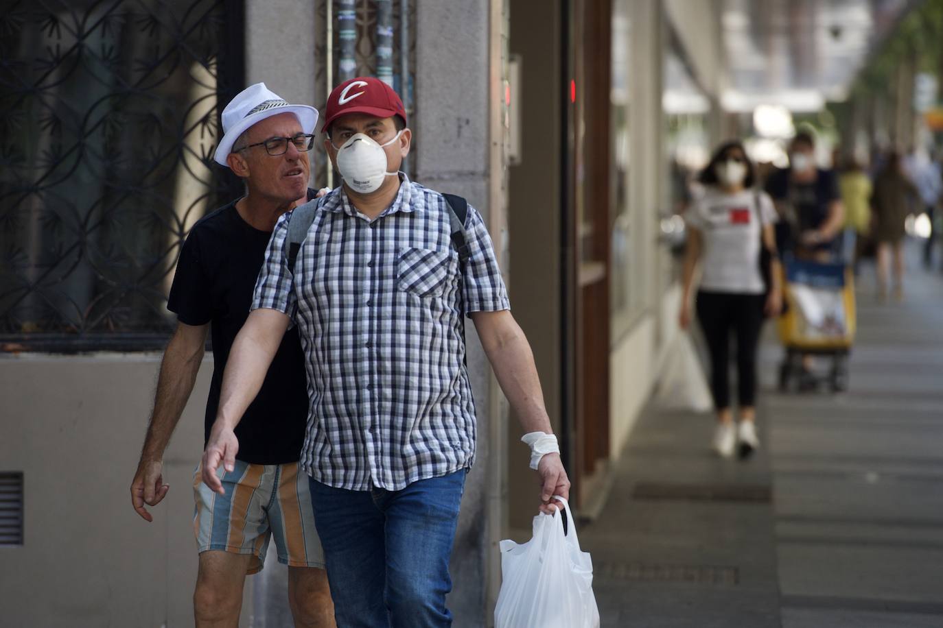Fotos: Las mascarillas toman las calles de Murcia
