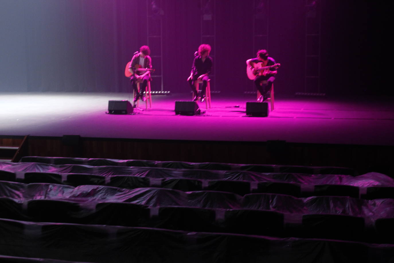 Fotos: Un abrazo musical a los que han arriesgado sus vidas