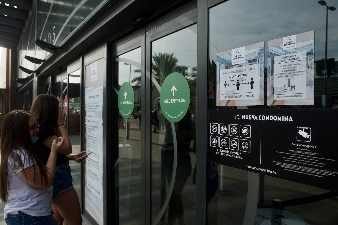 Fotos: Los centros comerciales vuelven tras más de dos meses