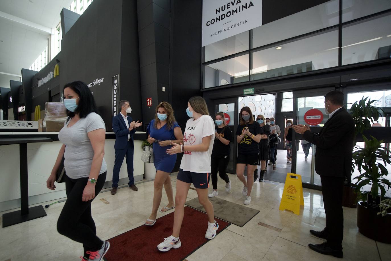Fotos: Los centros comerciales vuelven tras más de dos meses
