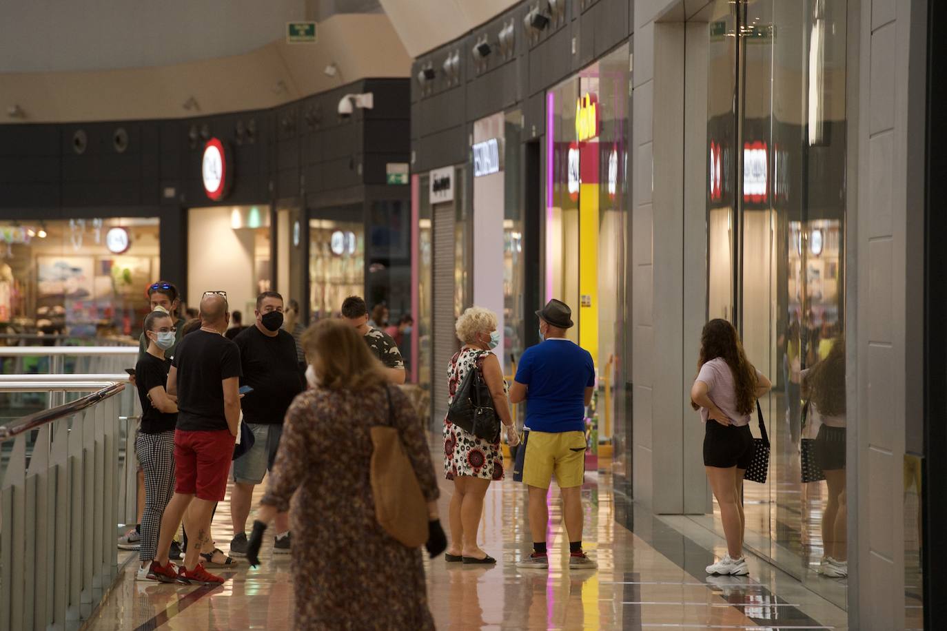 Fotos: Los centros comerciales vuelven tras más de dos meses