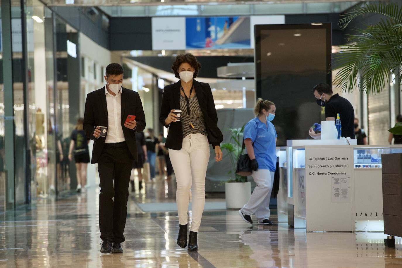 Fotos: Los centros comerciales vuelven tras más de dos meses
