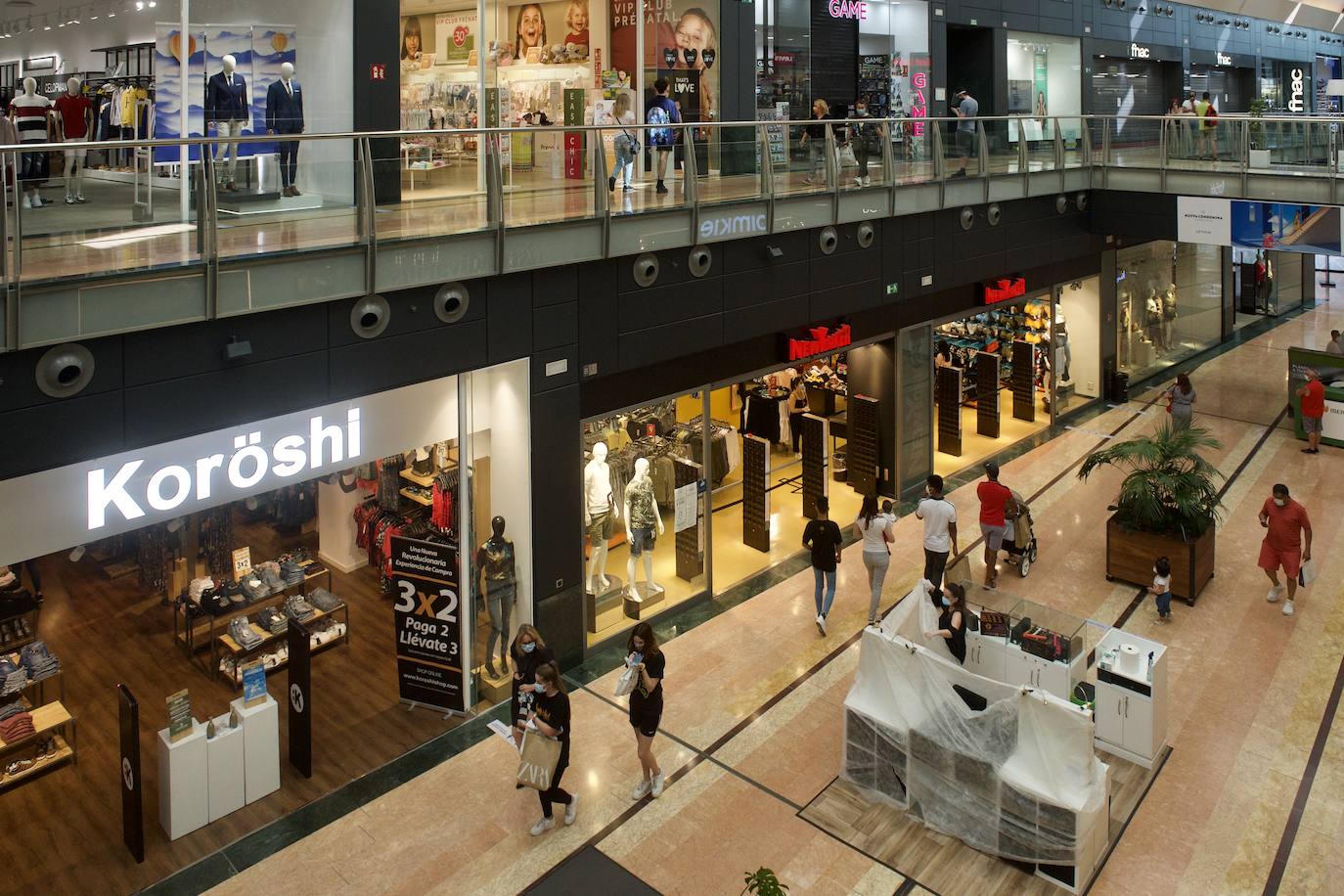 Fotos: Los centros comerciales vuelven tras más de dos meses