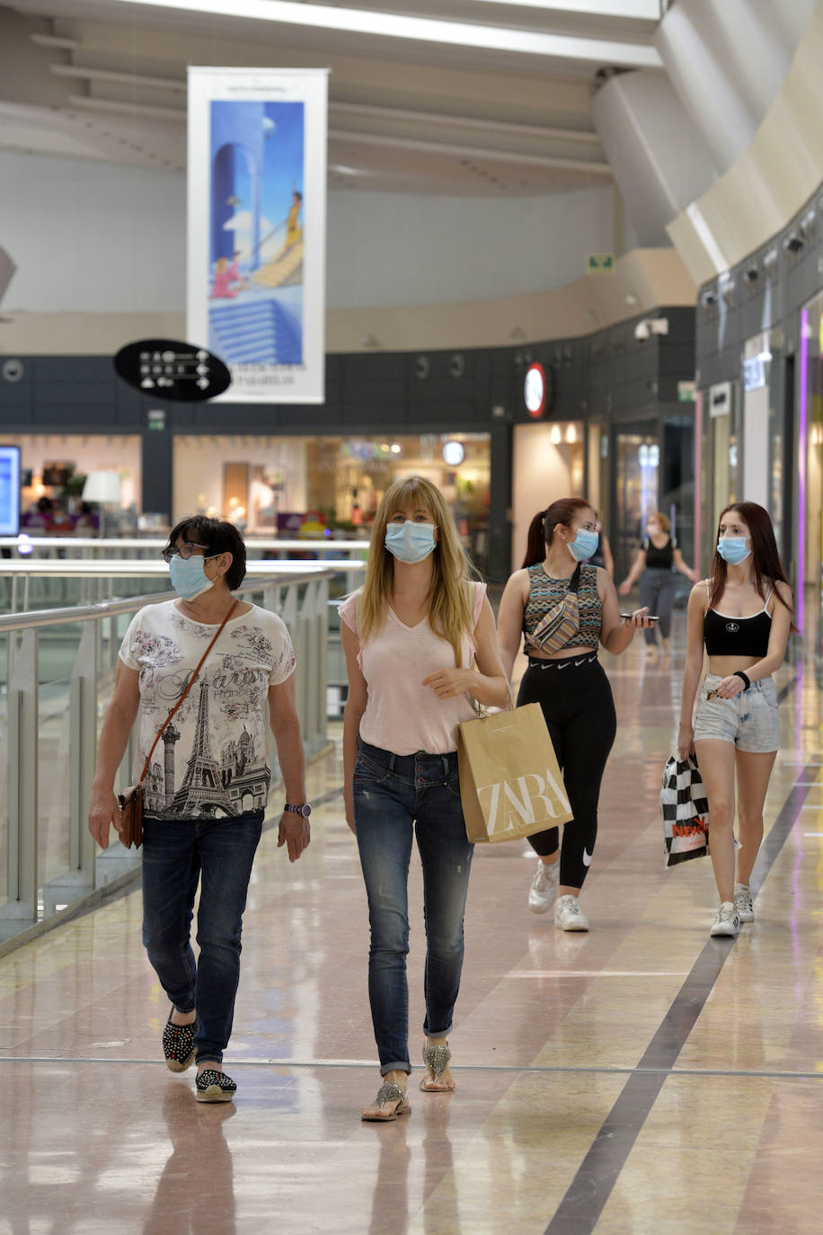Fotos: Los centros comerciales vuelven tras más de dos meses