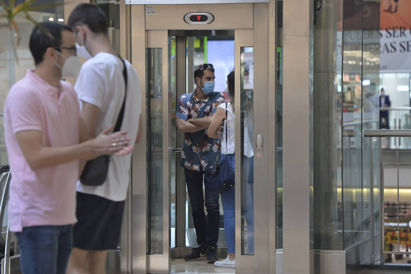 Fotos: Los centros comerciales vuelven tras más de dos meses