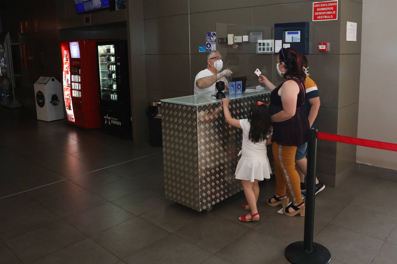 Fotos: Vuelve a abrir el cine del Parque Almenara de Lorca