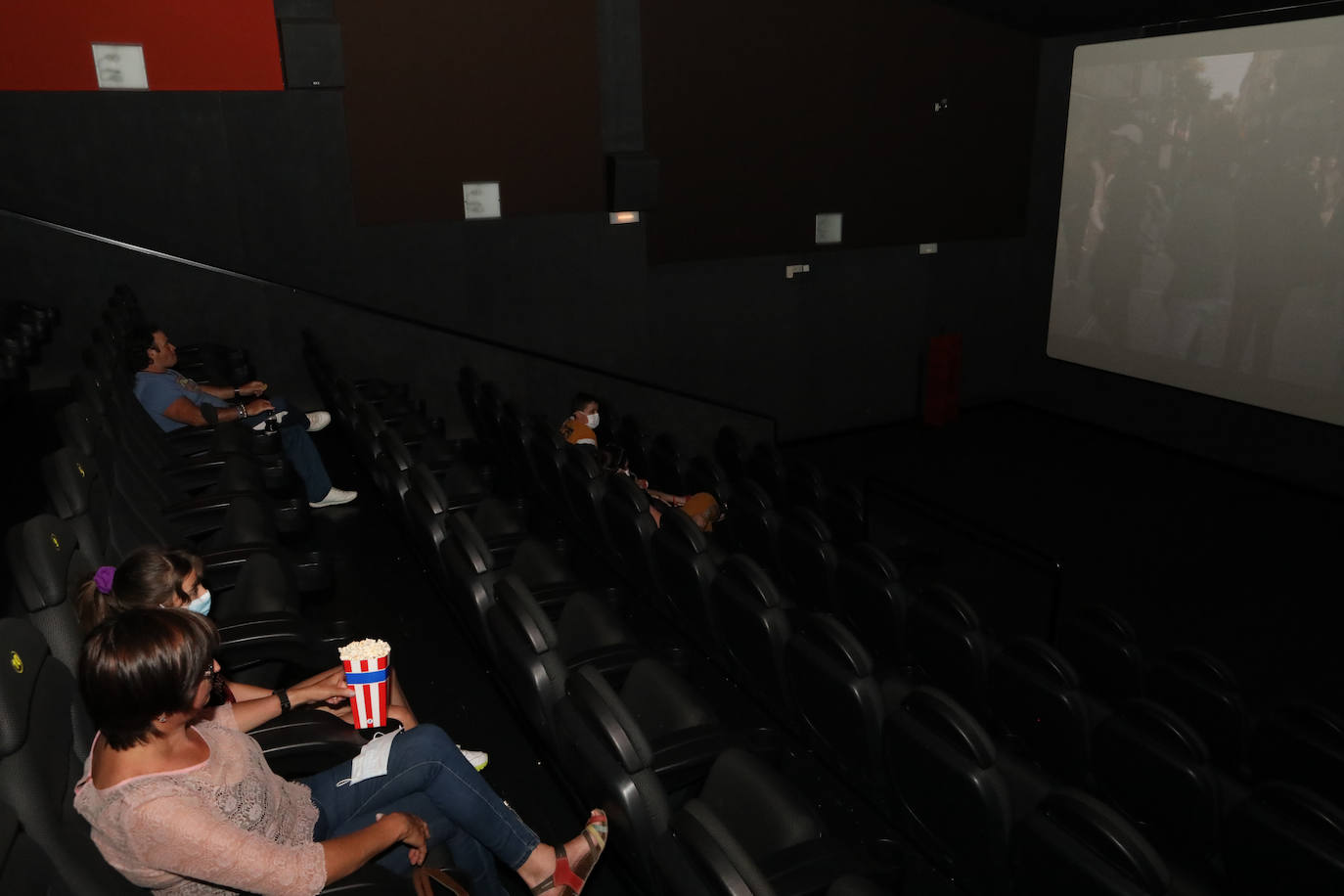 Fotos: Vuelve a abrir el cine del Parque Almenara de Lorca