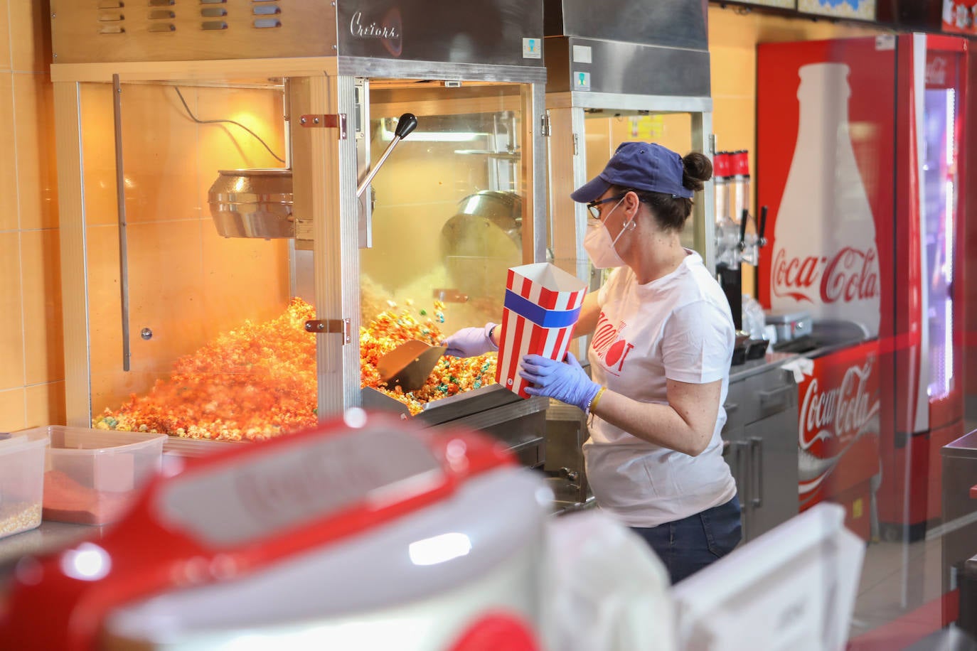 Fotos: Vuelve a abrir el cine del Parque Almenara de Lorca
