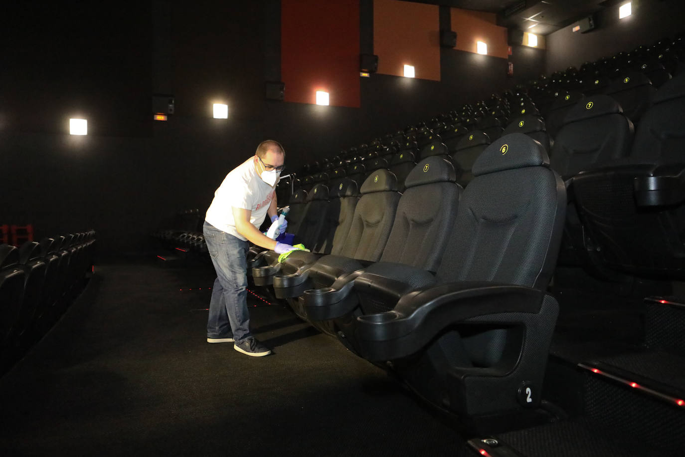 Fotos: Vuelve a abrir el cine del Parque Almenara de Lorca