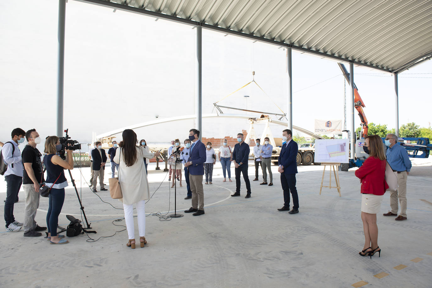 Fotos: El polideportivo del colegio de Puebla de Soto podrá utilizarse todo el año
