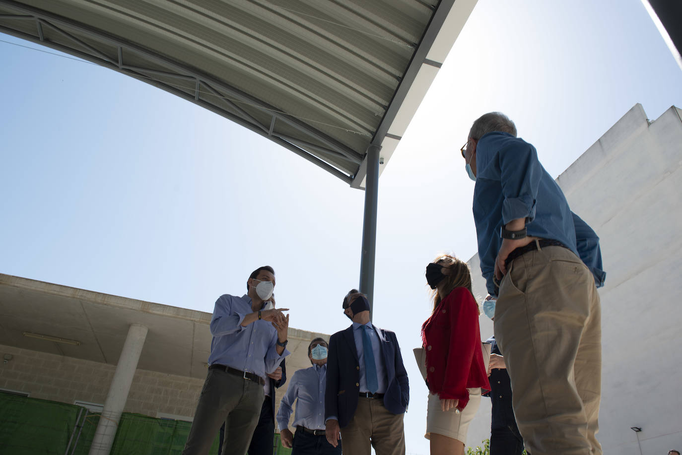 Fotos: El polideportivo del colegio de Puebla de Soto podrá utilizarse todo el año