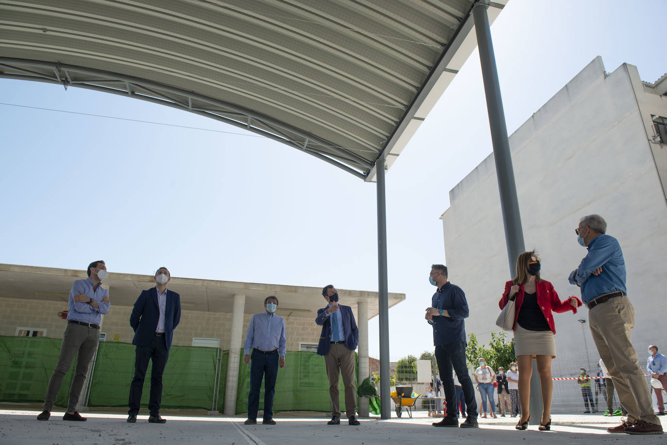 Fotos: El polideportivo del colegio de Puebla de Soto podrá utilizarse todo el año