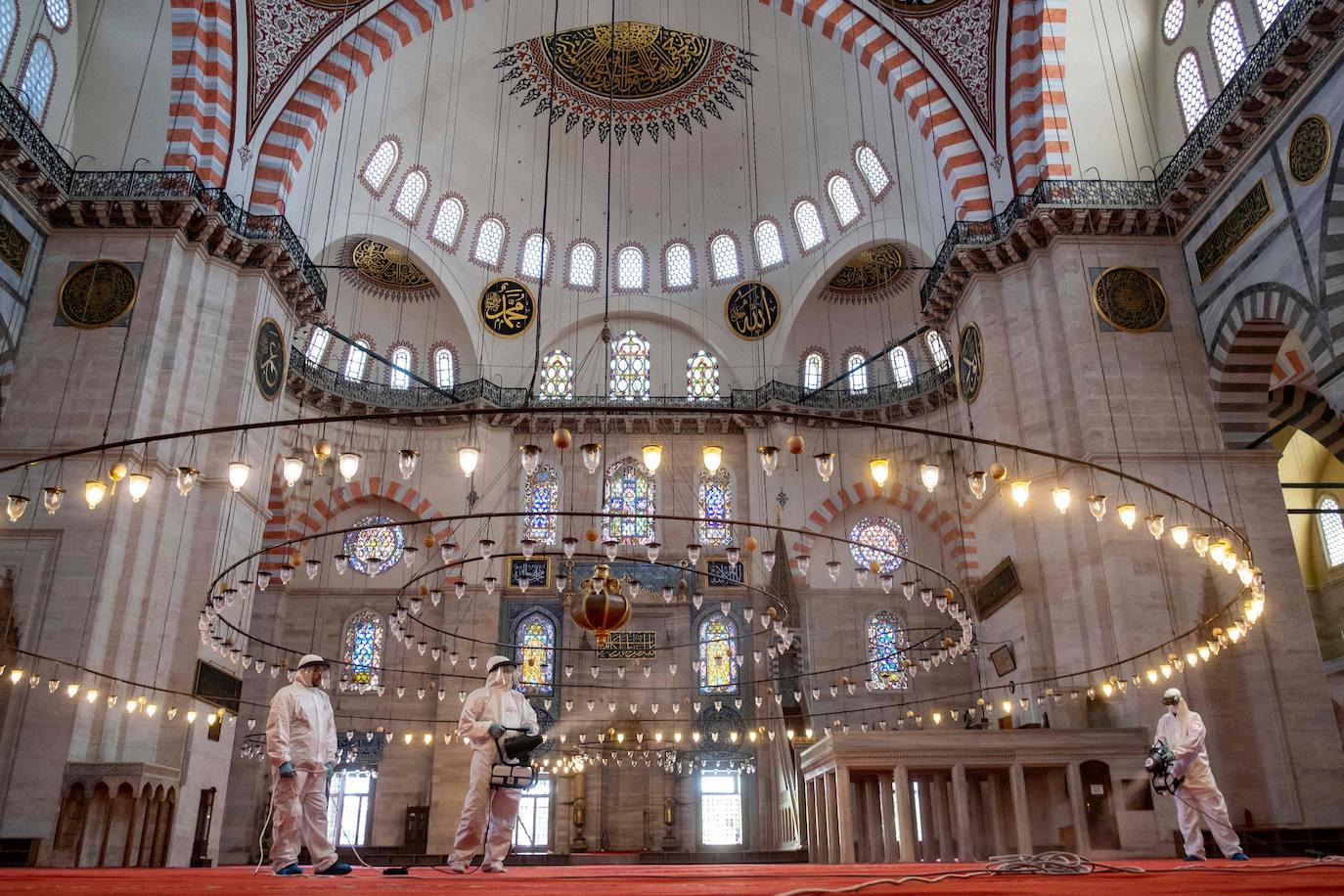 Fotos: La mezquita de Solimán abre sus puertas