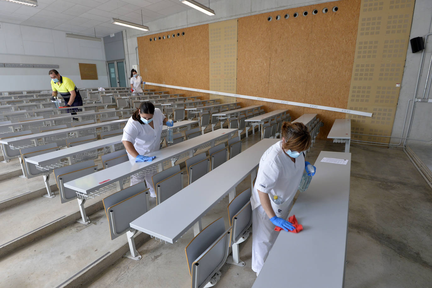 Fotos: Las pruebas de acceso a la Universidad para mayores estrenan el protocolo de seguridad