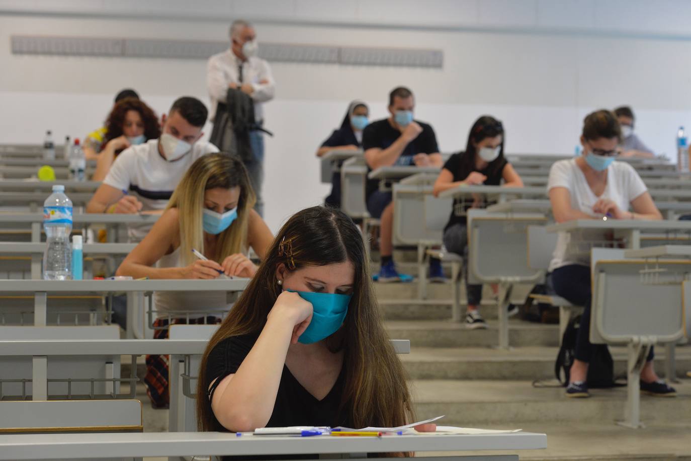 Fotos: Las pruebas de acceso a la Universidad para mayores estrenan el protocolo de seguridad