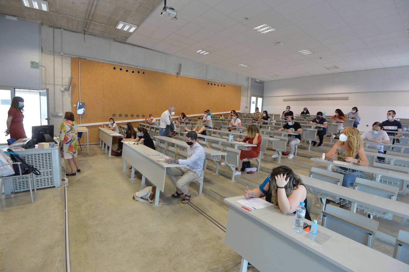 Fotos: Las pruebas de acceso a la Universidad para mayores estrenan el protocolo de seguridad