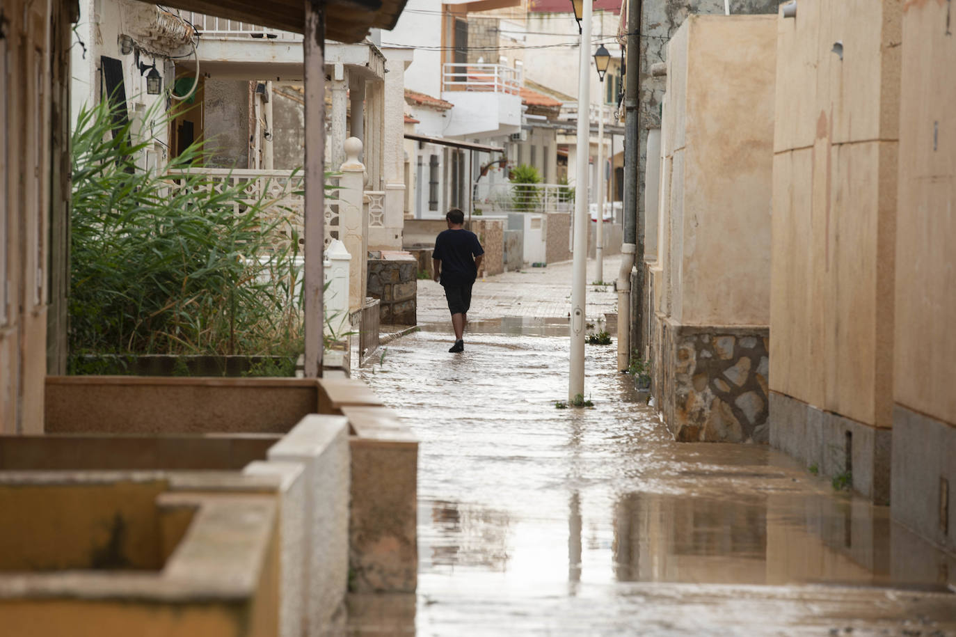 Fotos: Las lluvias provocan cinco accidentes y 68 incidencias en la Región
