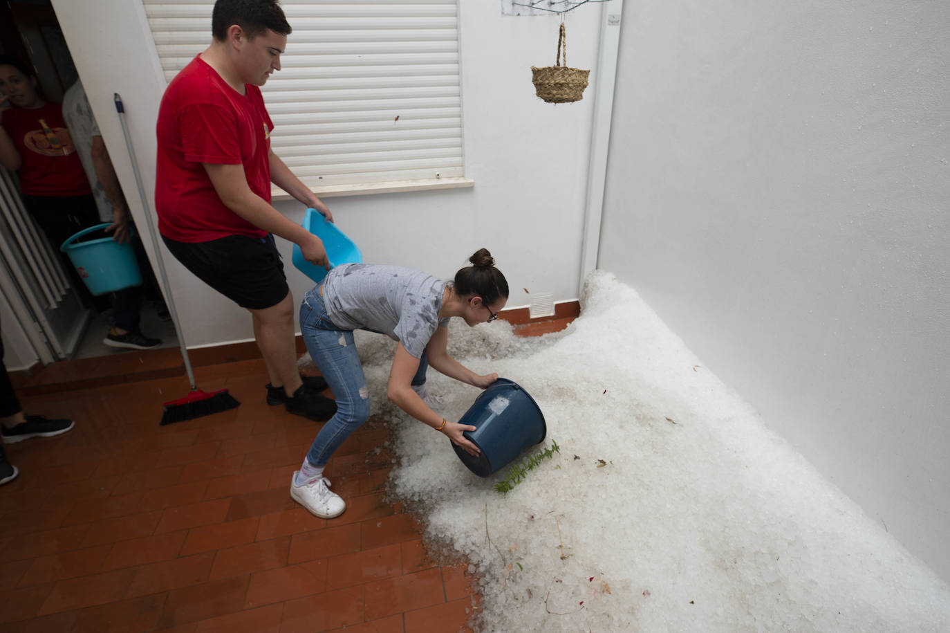 Fotos: Las lluvias provocan cinco accidentes y 68 incidencias en la Región