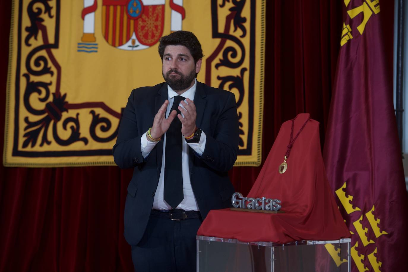 Fotos: Miras apela al entendimiento en un 9-J marcado por el recuerdo a las víctimas del coronavirus