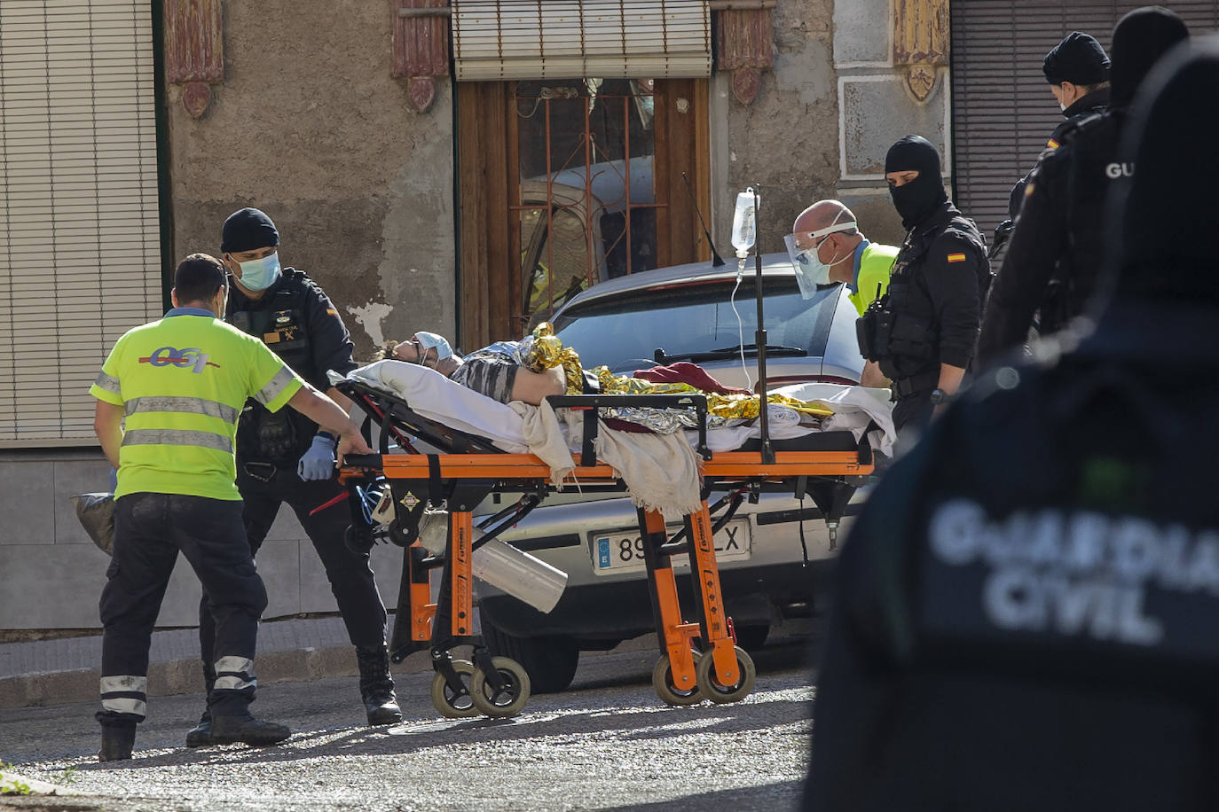 La Guardia Civil desplaza a cientos de efectivos para practicar 31 registros e intervenir siete armas, 300.000 euros y cocaína, heroína, cristal, marihuana y hachís