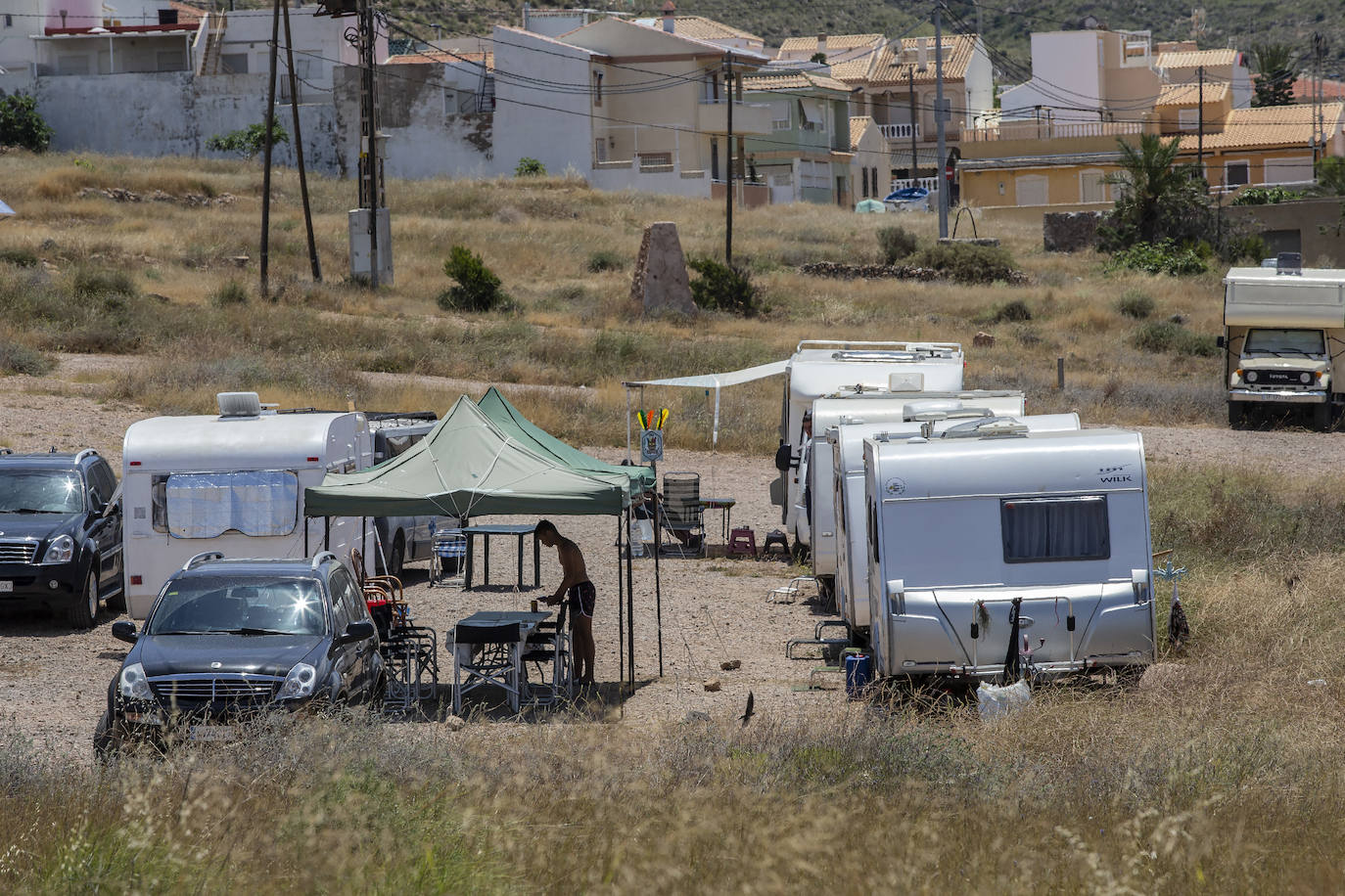 Fotos: La acumulación irregular de decenas de caravanas en La Azohía alerta a los vecinos