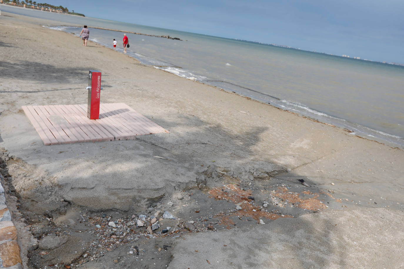 Fotos: Arrastres por las últimas lluvias en la playa de Los Narejos