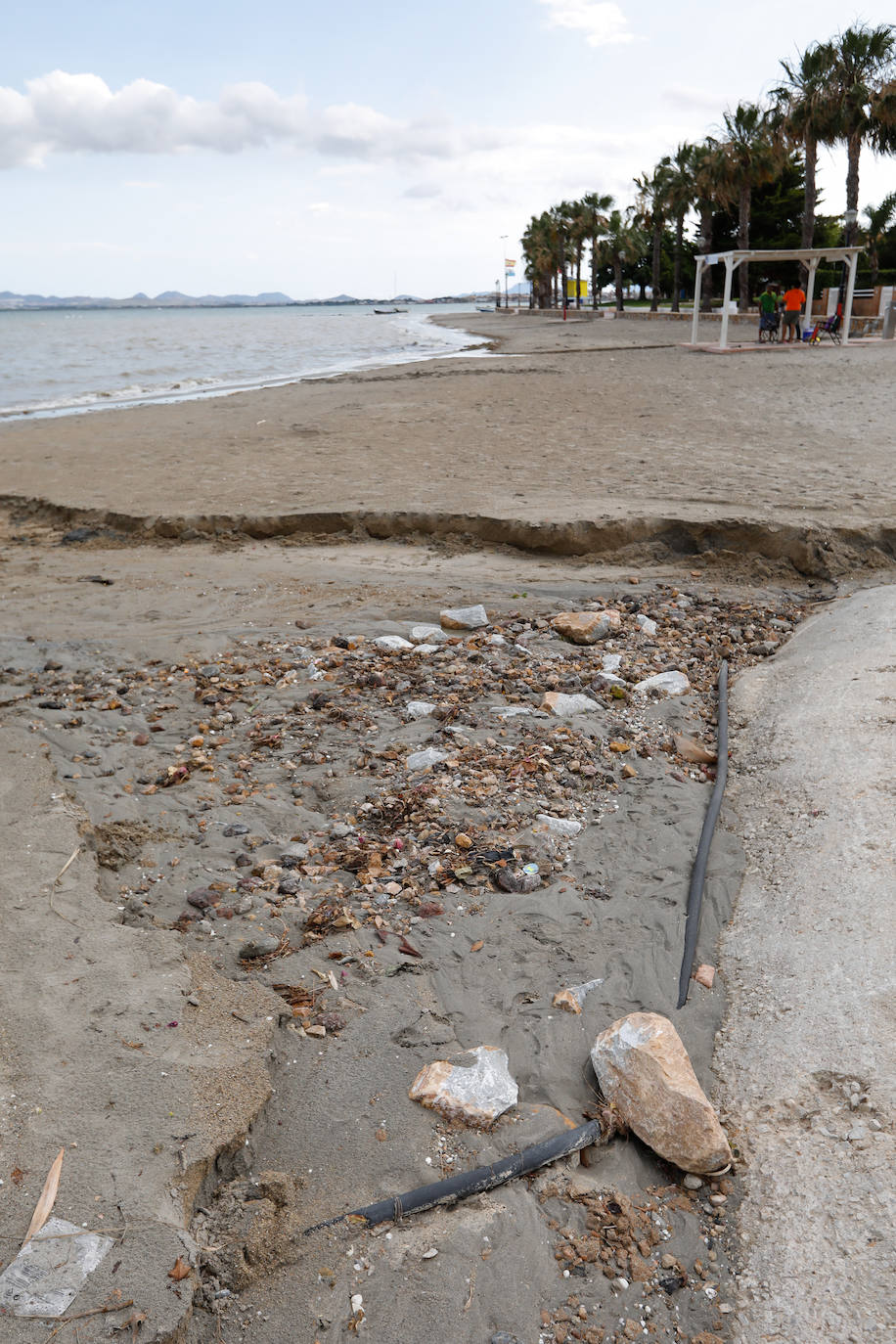 Fotos: Arrastres por las últimas lluvias en la playa de Los Narejos