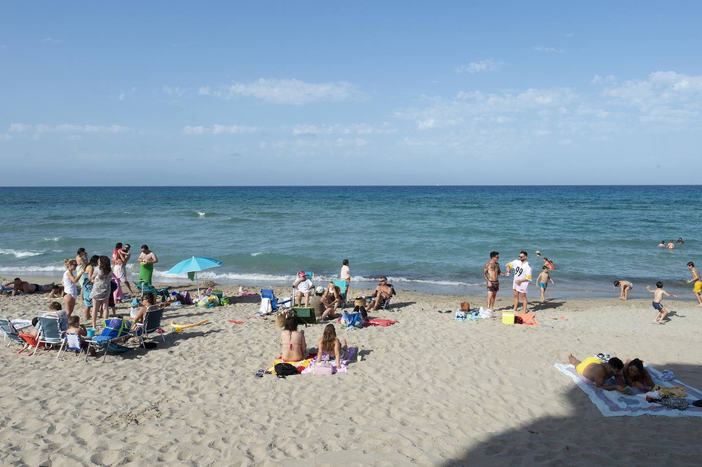 Fotos: La Comunidad no limitará el aforo en las playas tras las quejas de alcaldes de la costa