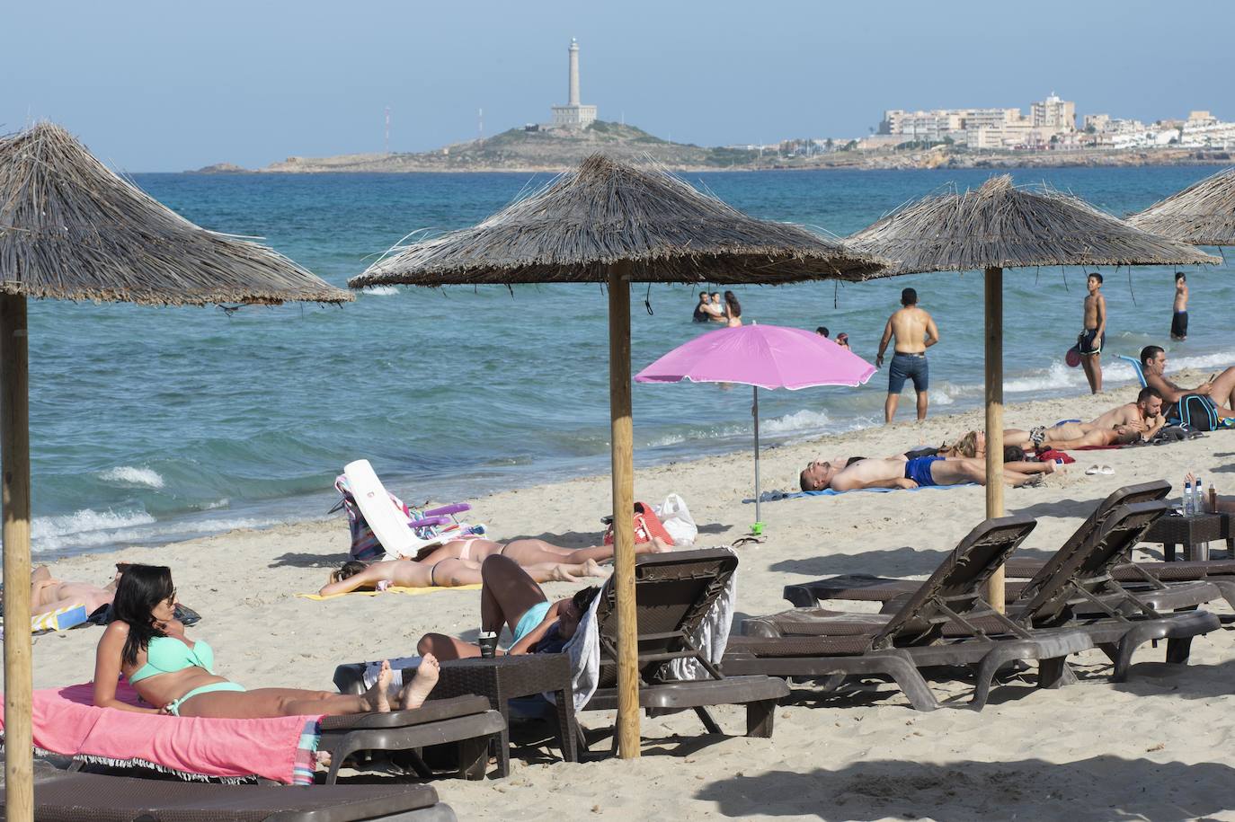 Fotos: La Comunidad no limitará el aforo en las playas tras las quejas de alcaldes de la costa