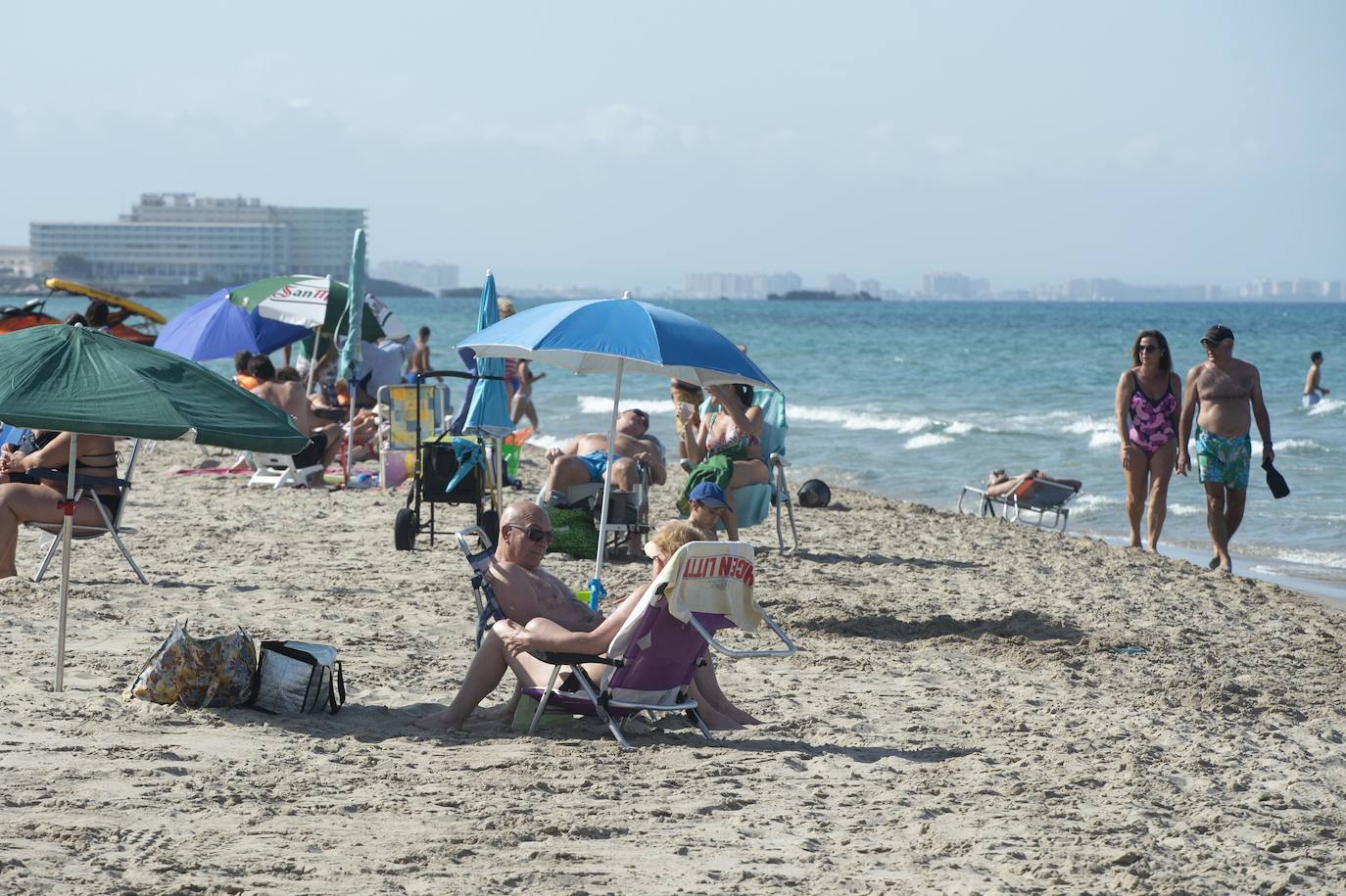 Fotos: La Comunidad no limitará el aforo en las playas tras las quejas de alcaldes de la costa