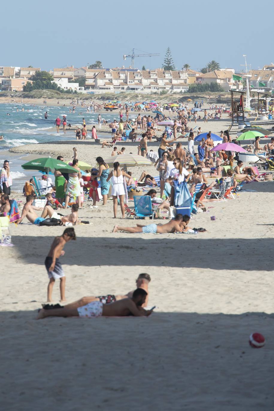 Fotos: La Comunidad no limitará el aforo en las playas tras las quejas de alcaldes de la costa