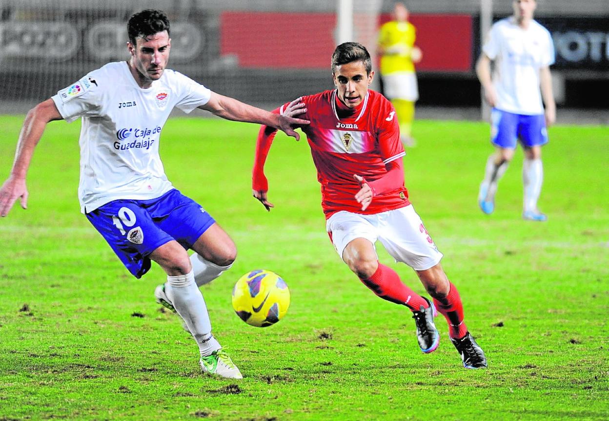 La tarde de su debut con el Real Murcia, con 16 años y ante el Guadalajara, en diciembre de 2012. 