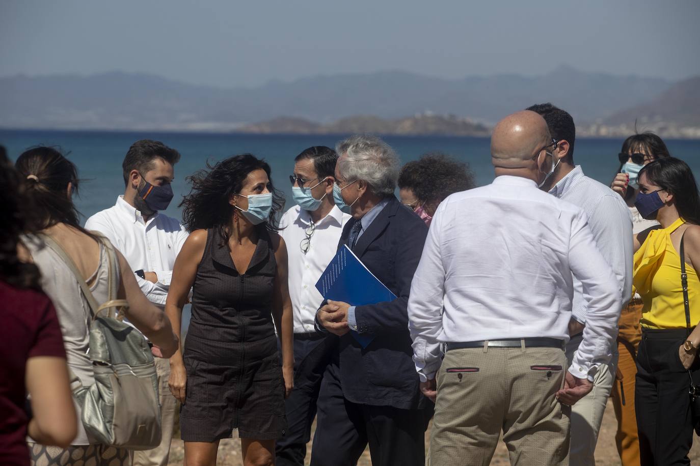Fotos: Las playas de la Región reciben sus banderas azules