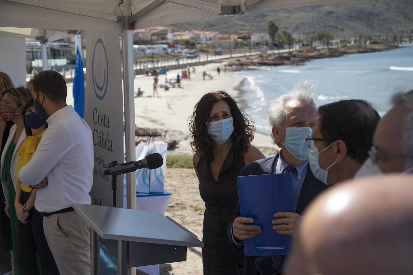Fotos: Las playas de la Región reciben sus banderas azules